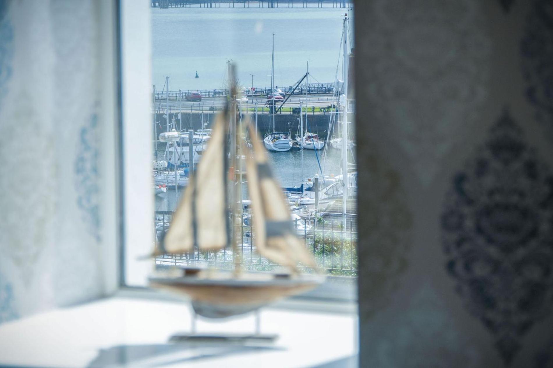 Harbour View - 2 Bedroom Apartment - Milford Haven Exteriér fotografie