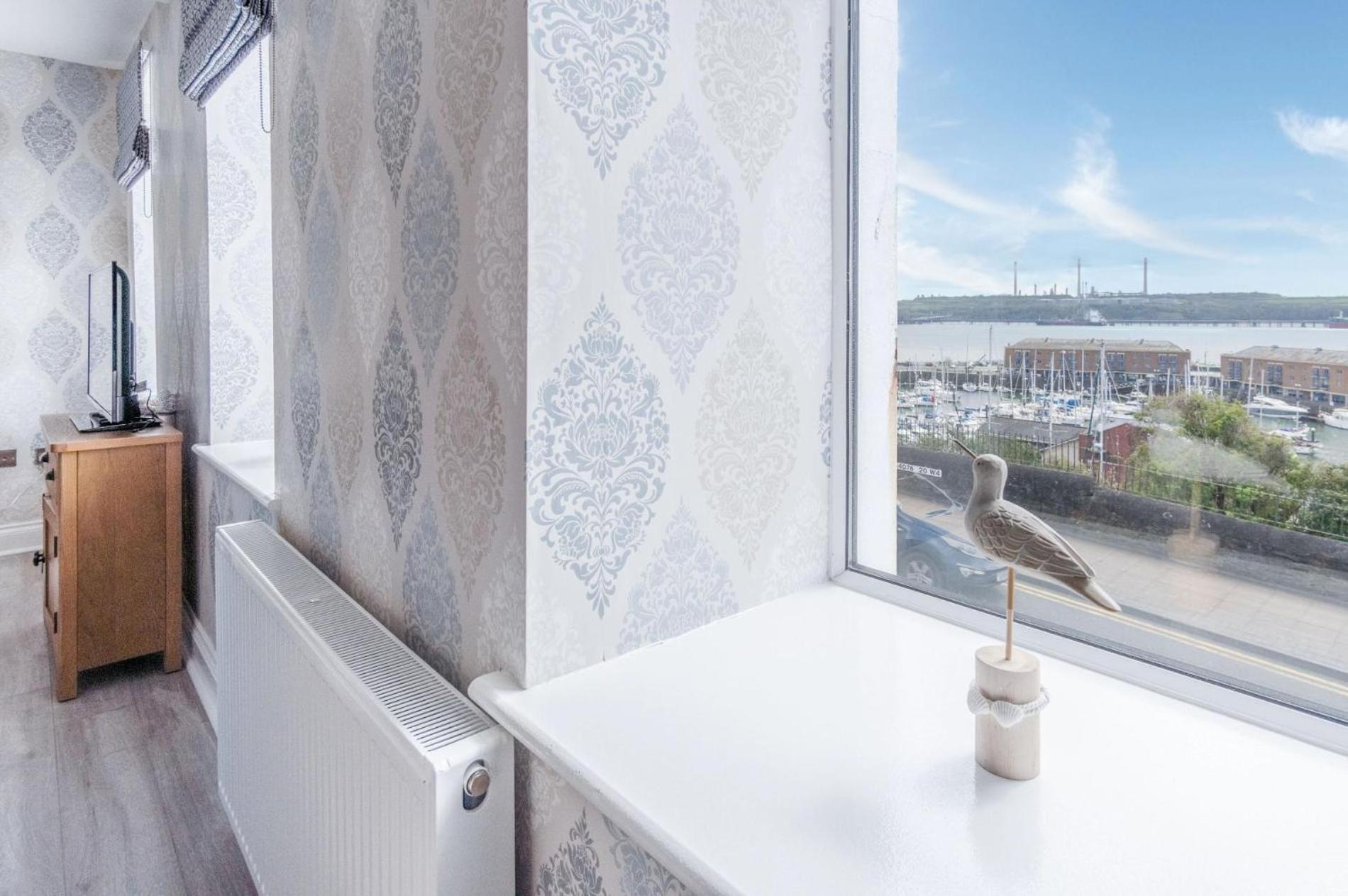 Harbour View - 2 Bedroom Apartment - Milford Haven Exteriér fotografie
